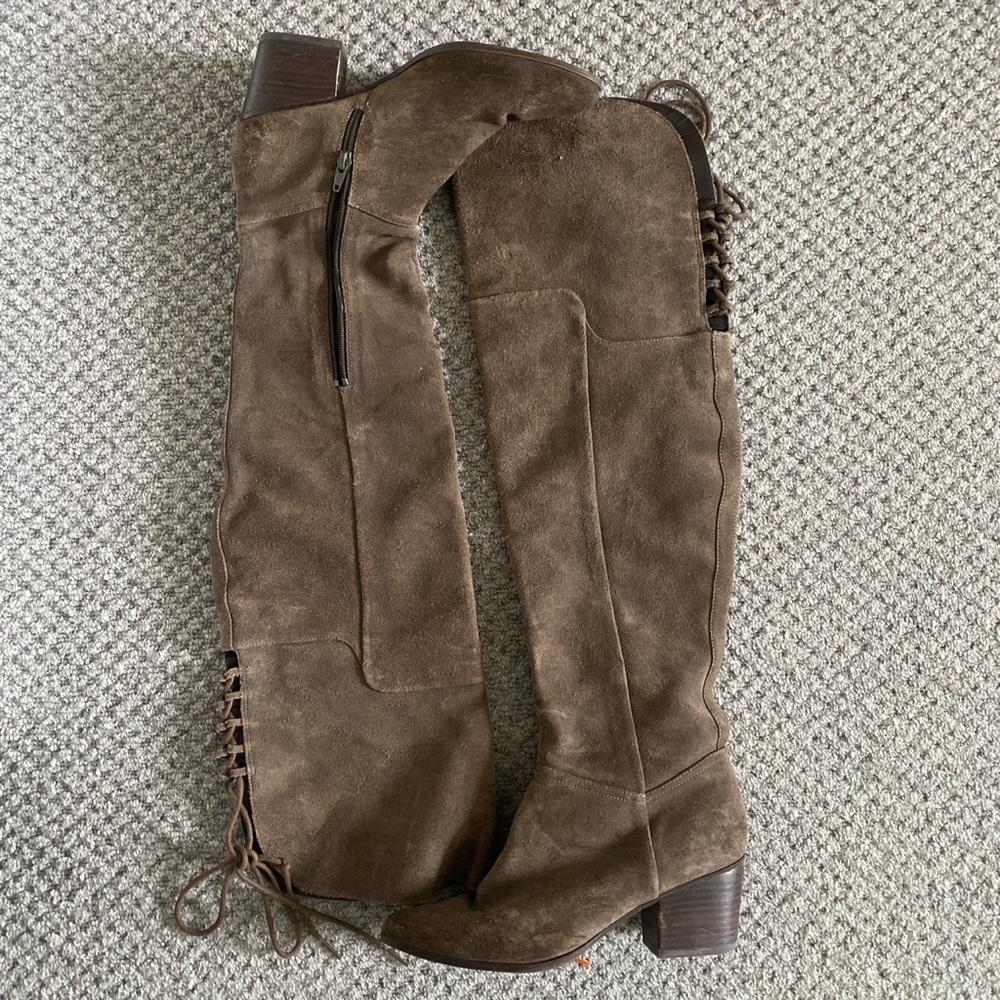 Over the knees suede boots